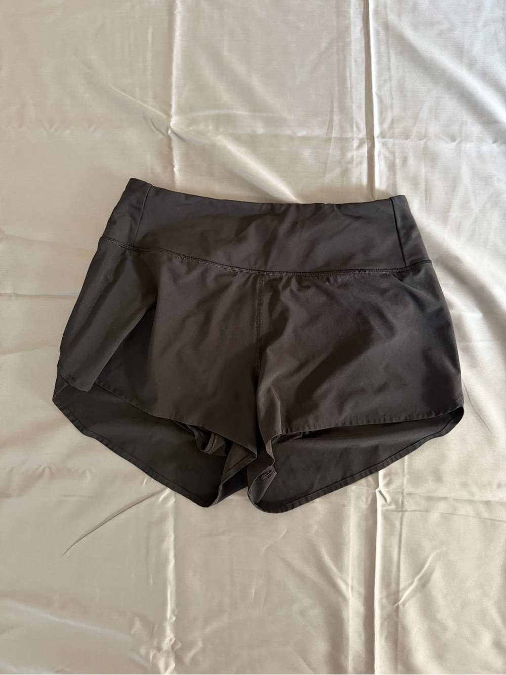 Lululemon speed up high rise shorts
